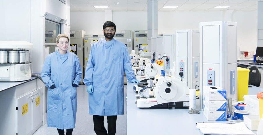 Image of 2 people in a lab