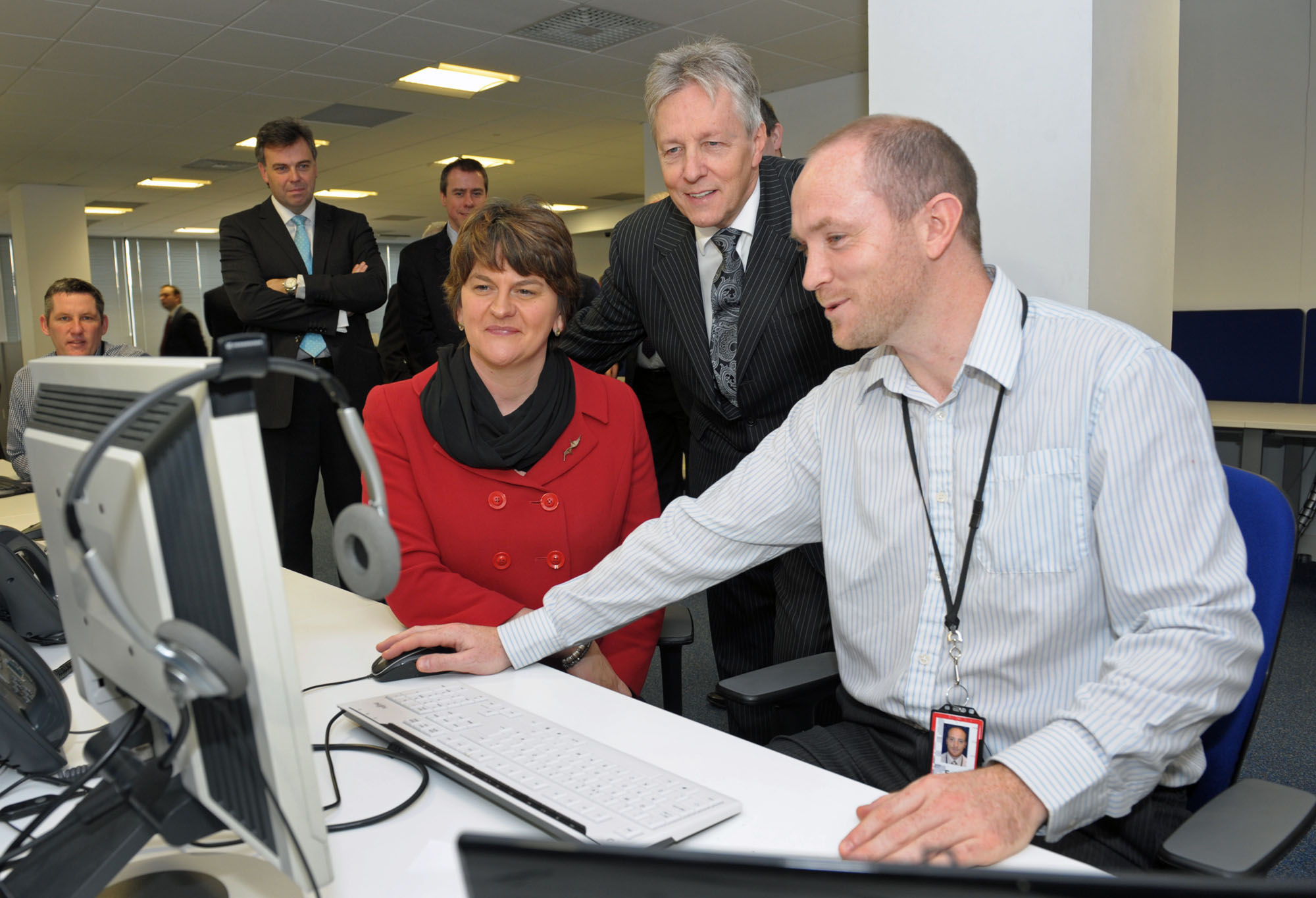 fujitsu-jobs-announcement-10-12-2013.jpg