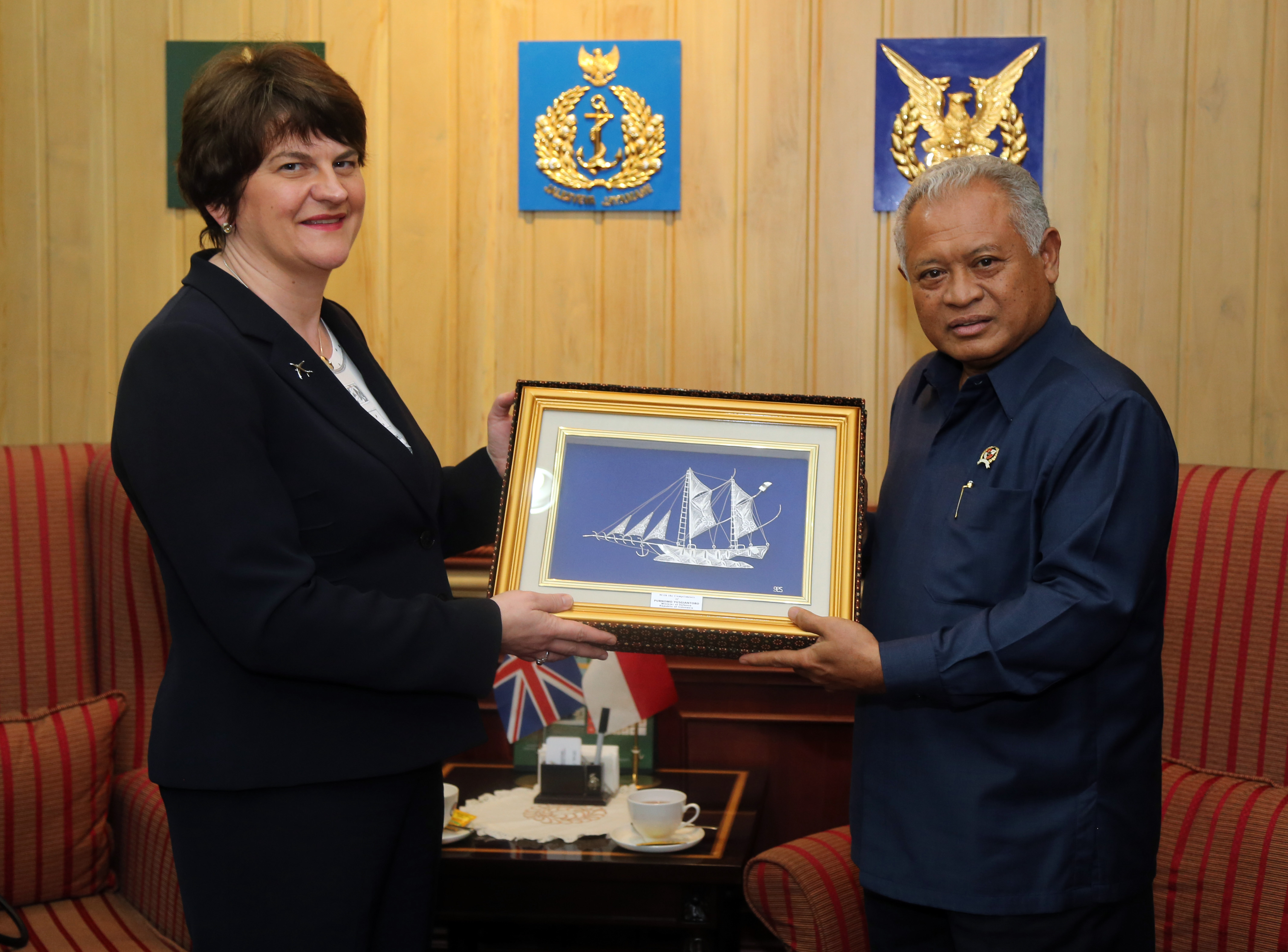 foster-meets-with-indonesian-ministry-of-defence-14-02-2014.jpg