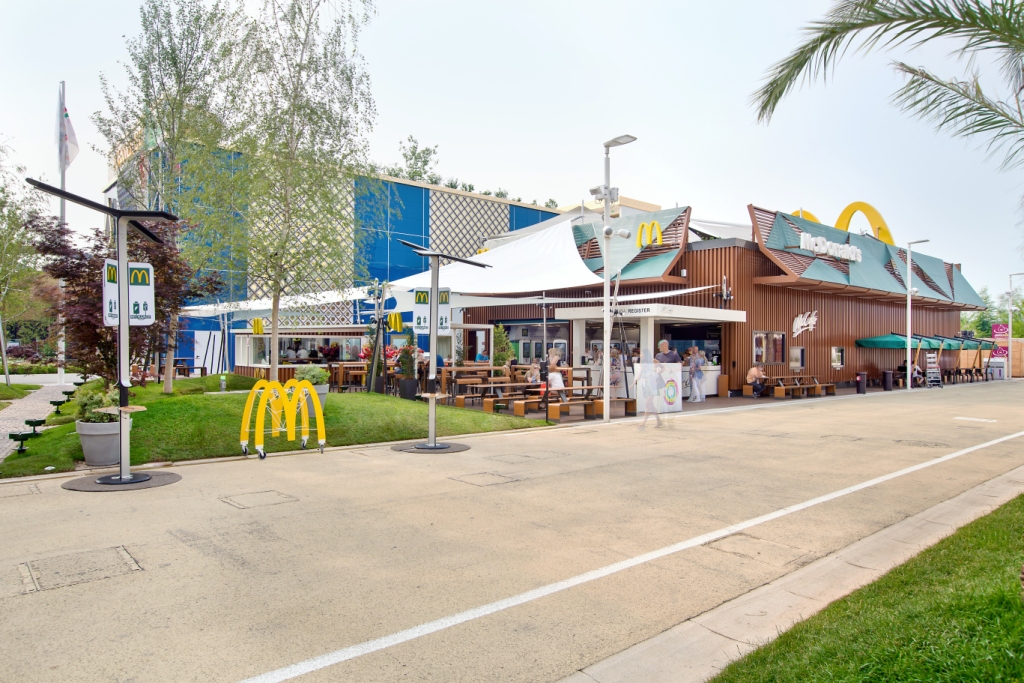 esf-street-charge-mcd-milan-11-11-2015.jpg